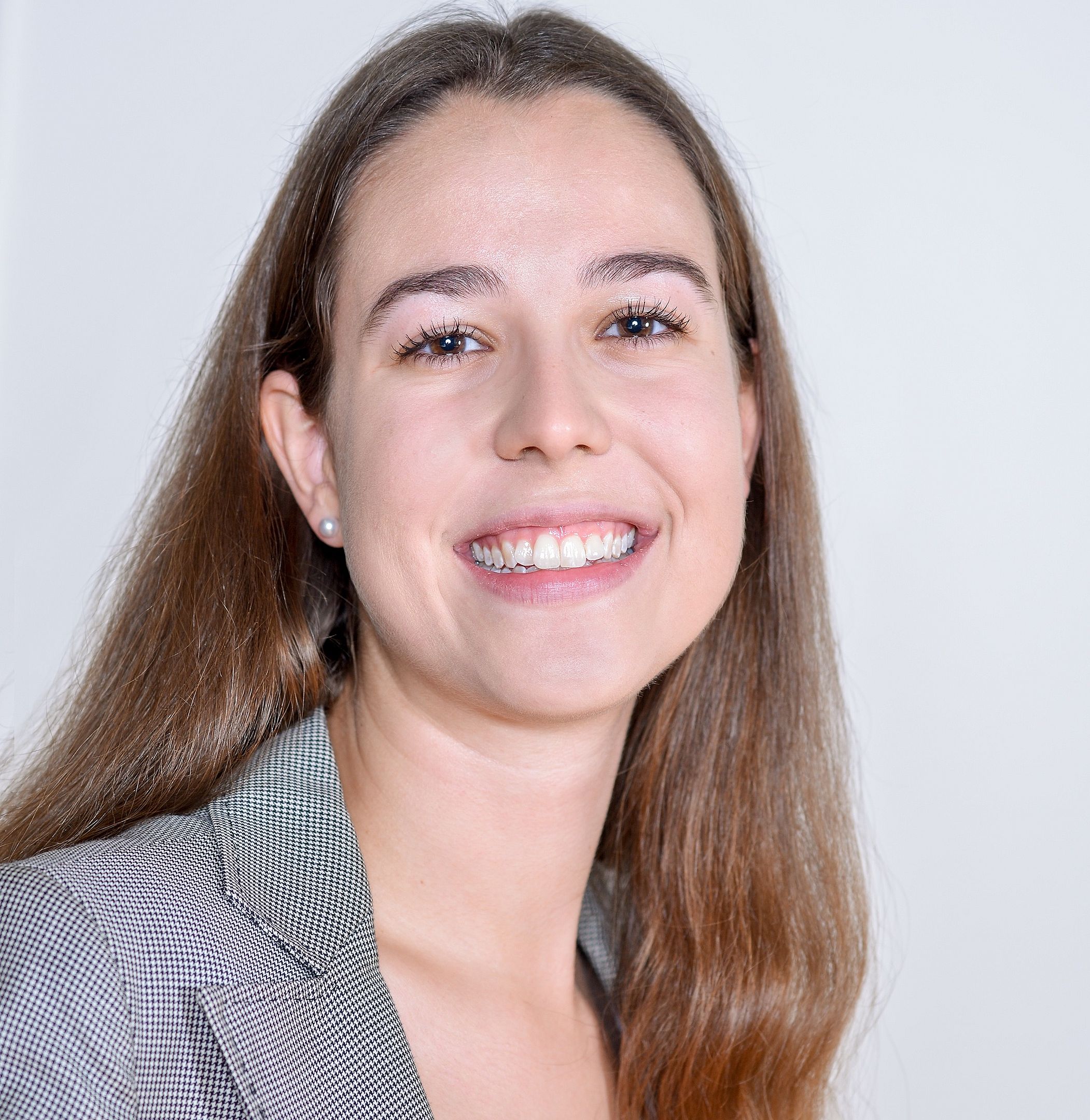 Laura Jeker - Economics